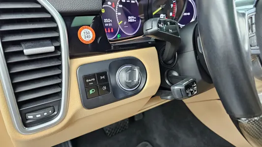 Porsche (PO536) 3.0 E- 2021 16