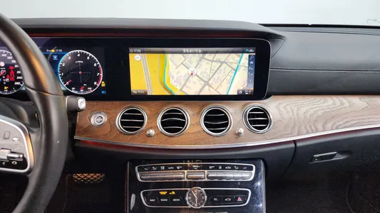 Mercedes-Benz E-Class W213 E300e 4MATIC 2020 13