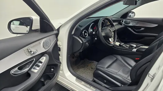 Mercedes-Benz C-Class W205 C200 2018 10
