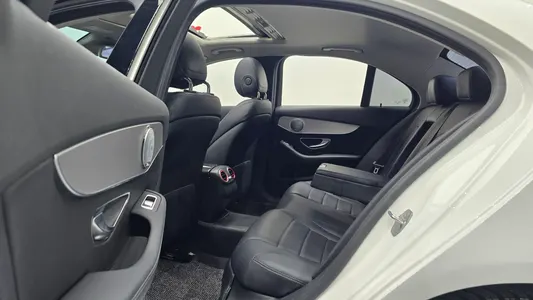 Mercedes-Benz C-Class W205 C200 2018 11