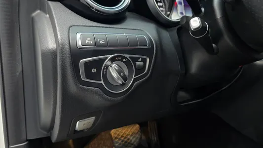 Mercedes-Benz C-Class W205 C200 2018 13