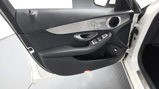 Mercedes-Benz C-Class W205 C200 2020 24