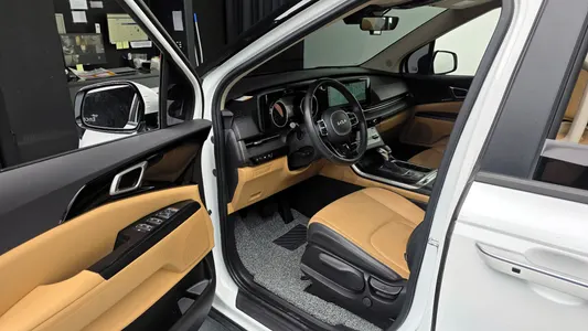 Kia Carnival 9 2022 10