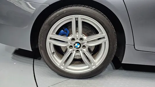 BMW 5 Series (F10) 550i xDrive 2012 5