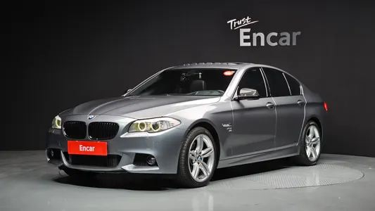 BMW 5 Series (F10) 550i xDrive 2012