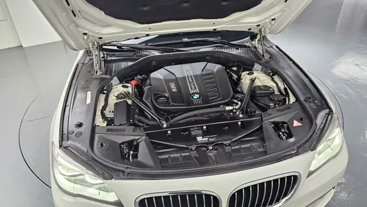 BMW 7 Series (F01) 740d xDrive 2014 6