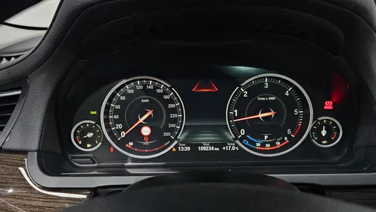 BMW 7 Series (F01) 740d xDrive 2014 8