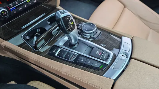 BMW 7 Series (F01) 740d xDrive 2014 9