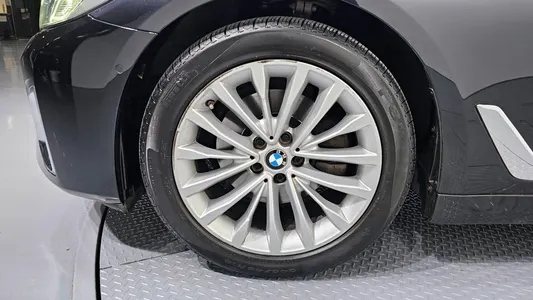 BMW 5 Series (G30) 520i 2023 5