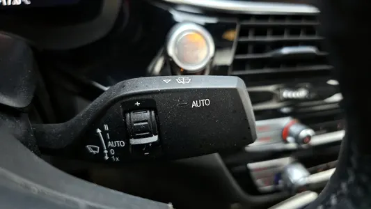 BMW 5 Series (G30) 520i 2023 16