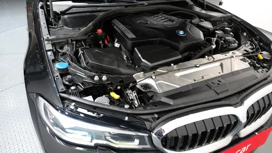 BMW 3 Series (G20) 320i M 2021 6