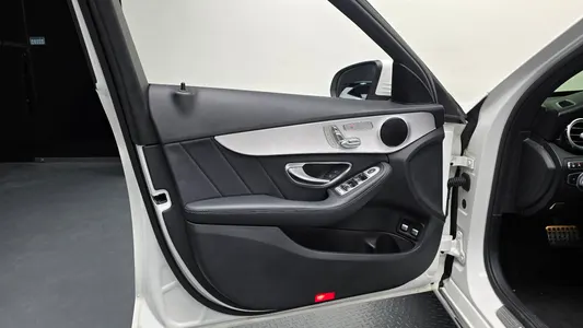Mercedes-Benz C-Class W205 C350e 2018 24