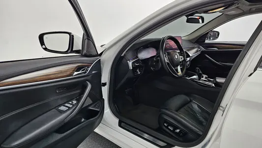 BMW 5 Series (G30) 530i xDrive 2022 10