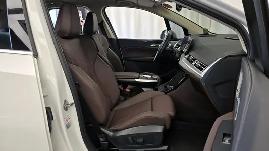 BMW 2 Series Tourer (U06) 220i 2024 26