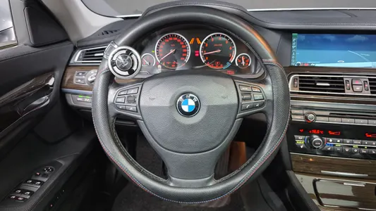 BMW 7 Series (F01) 750Li xDrive 2011 13