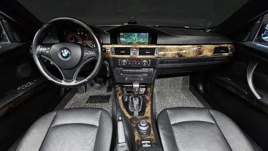 BMW 3 Series (E90) 328i 2008 7