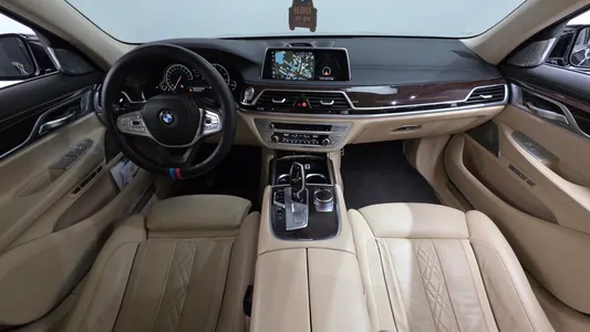 BMW 7 Series (G11) 750Li xDrive 2015 7