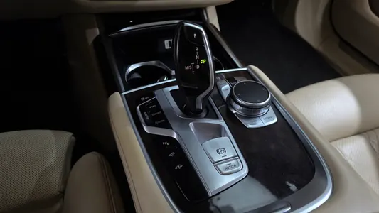 BMW 7 Series (G11) 750Li xDrive 2015 9