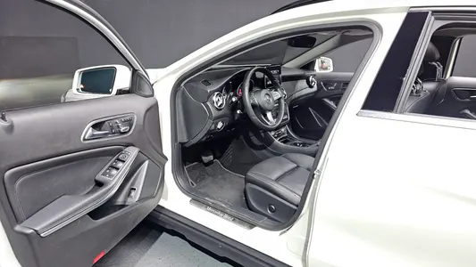 Mercedes-Benz GLA-Class X156 GLA220 2017 10