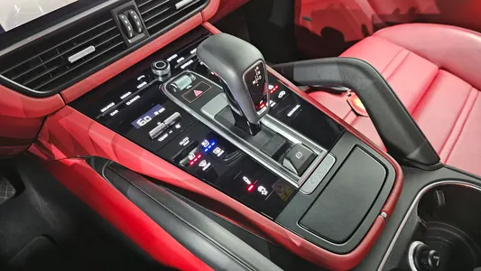 Porsche (PO536) 3.0 E- 2023 9