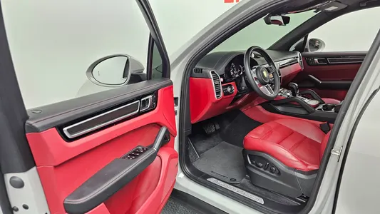 Porsche (PO536) 3.0 E- 2023 10
