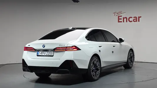 BMW 5 Series (G60) 530e xDrive M 2025