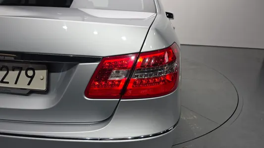 Mercedes-Benz E-Class W212 E300 2013 24