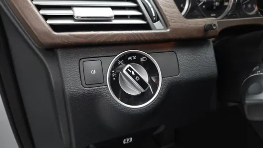 Mercedes-Benz E-Class W212 E300 2013 28