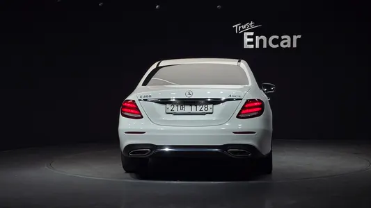 Mercedes-Benz E-Class W213 E300 AMG Line 2017 4