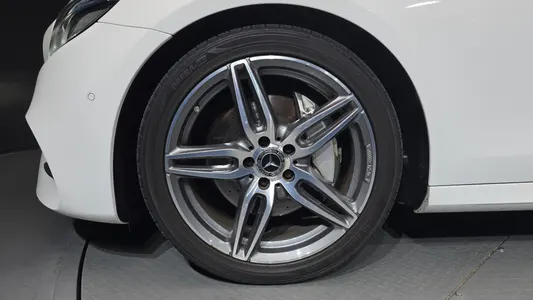 Mercedes-Benz E-Class W213 E300 AMG Line 2017 5