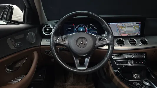 Mercedes-Benz E-Class W213 E300 AMG Line 2017 12