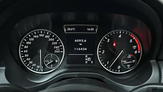 Mercedes-Benz A-Class W176 A200 CDI 2014 8