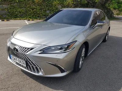 Lexus ES300h 7 2025