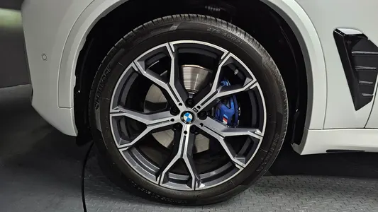 BMW X5 (G05) xDrive 40i M 2025 4