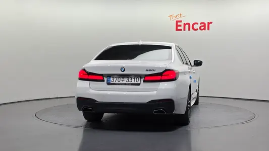 BMW 5 Series (G30) 520i M 2022 4