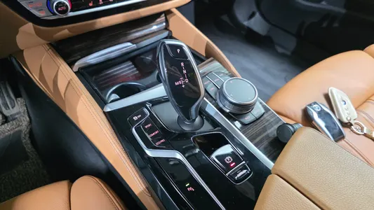 BMW 5 Series (G30) 520i M 2022 9