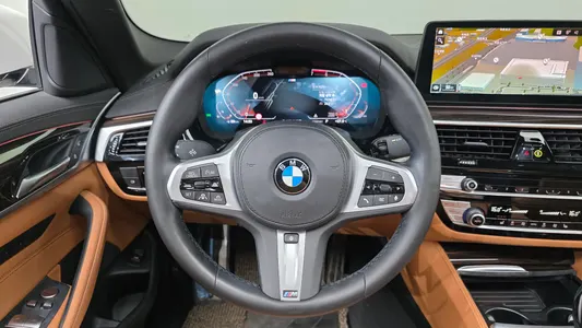 BMW 5 Series (G30) 520i M 2022 14