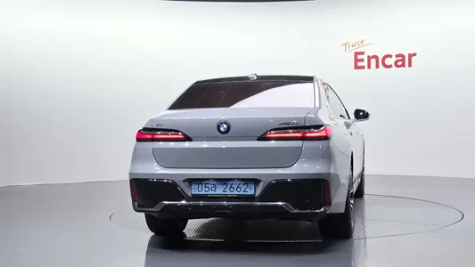 BMW i7 (G70) xDrive 60 M 2023 4