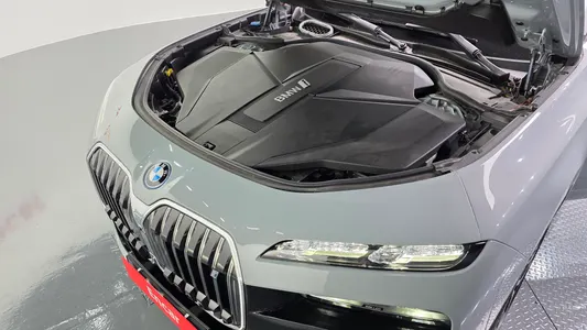 BMW i7 (G70) xDrive 60 M 2023 6