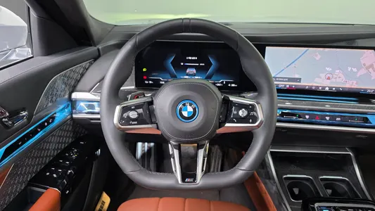 BMW i7 (G70) xDrive 60 M 2023 13