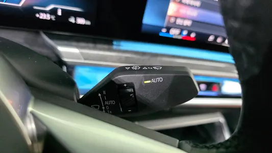 BMW i7 (G70) xDrive 60 M 2023 28