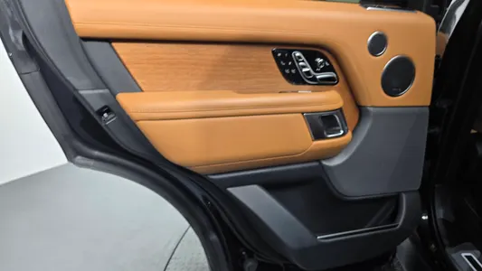 Land Rover 4 4.4 SDV8 AB 2018 25