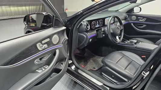 Mercedes-Benz E-Class W213 E300 2017 10