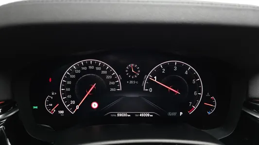 BMW 5 Series (G30) 520i 2019 8