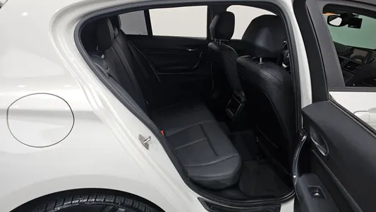 BMW 1 Series (F20) 118d 5 2015 11