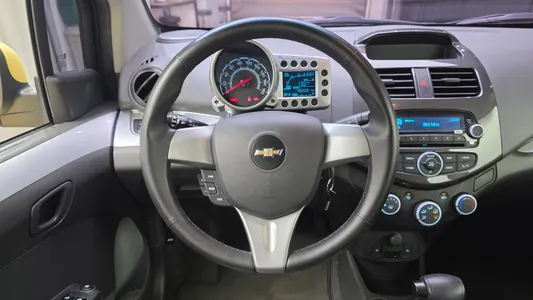 Chevrolet Spark LT 2013 13