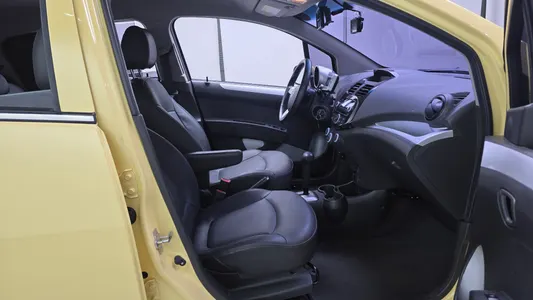 Chevrolet Spark LT 2013 26