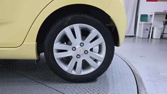 Chevrolet Spark LT 2013 21