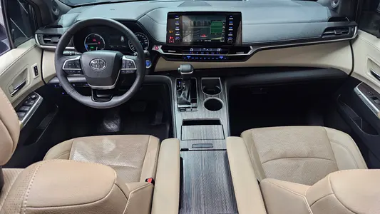 Toyota 4 2.5 AWD 2023 7