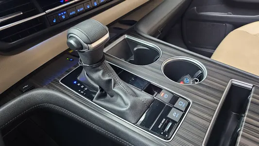 Toyota 4 2.5 AWD 2023 9